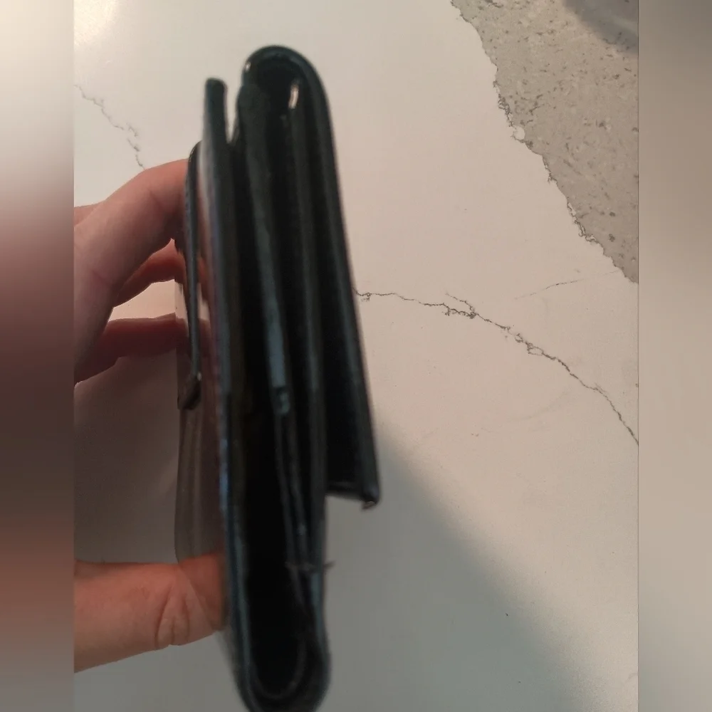 S BVLGARI Black Patent Leather Buckle Medium Wallet